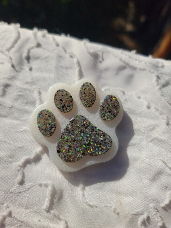 Paw print ash memorial