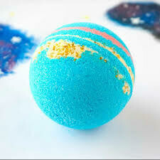 Rose/lavender-scented bath bomb: Three colors