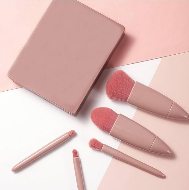 ​SET BROCHAS DE MAQUILLAJE CON ESPEJO