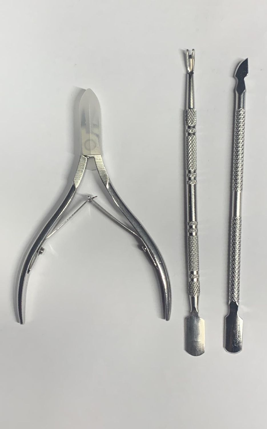 ALICATE PARA CUTICULAS + 2 REPUJADORES