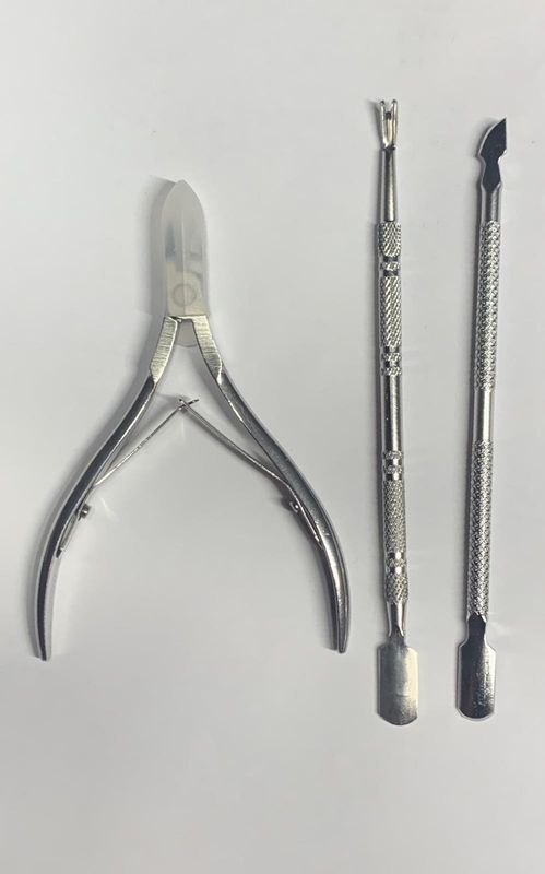 ALICATE PARA CUTICULAS + 2 REPUJADORES