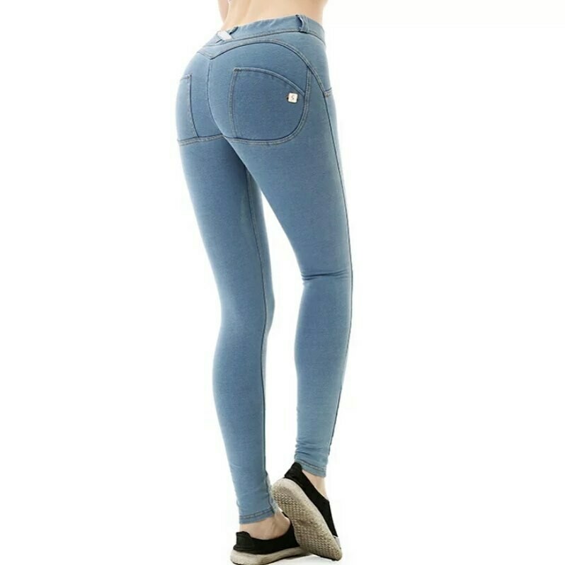 Light blue butt-lifting pants