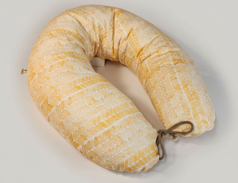 Coussin d'allaitement à feuilles oranges