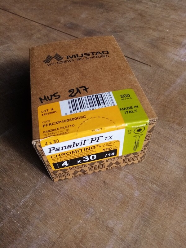 boite de vis 4 x 30/18