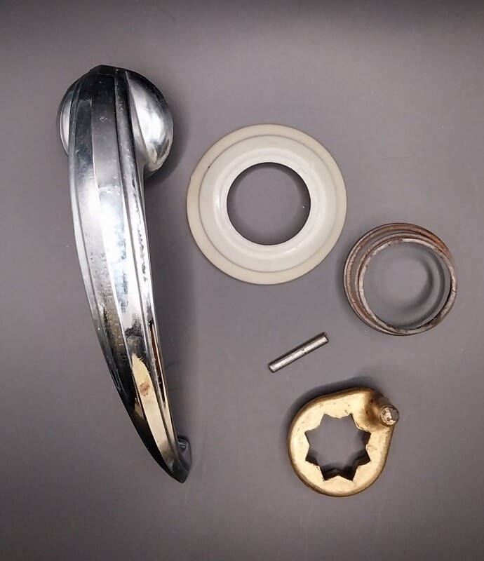 Poignée De Porte Droite Pour Peugeot 504, 604, 104 - Pièce Neuve Générique