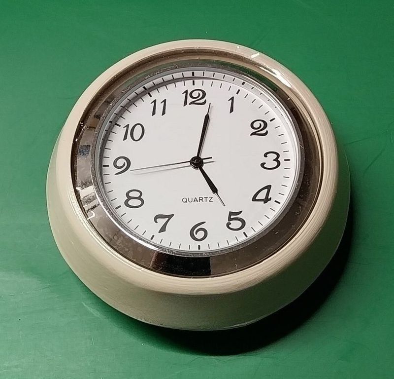 Centre de volant avec montre pour Aronde P60 (impression 3D)
