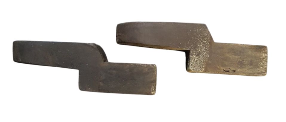 Jeu de 2 butées supérieures de calandre 203 Peugeot Jeu de 2 butées supérieures de calandre 203 Peugeot