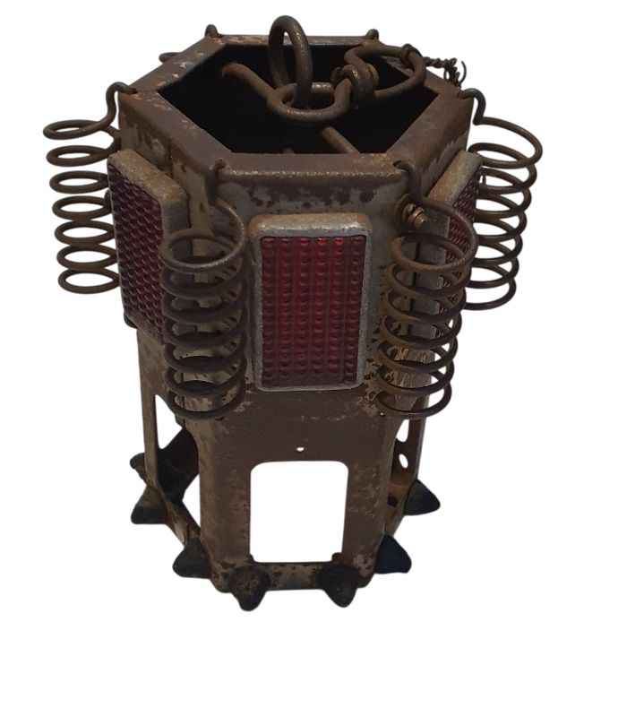 Ancienne lanterne de signalement (fin 19ème siècle) Ancienne lanterne de signalement (fin 19ème siècle)