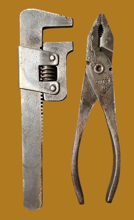Outils anciens - Clé à molette et pince