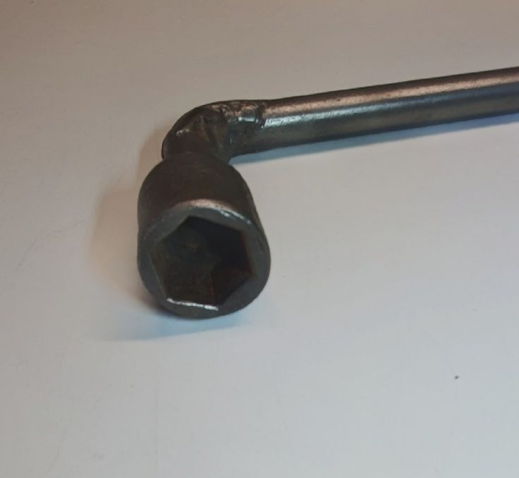 Clé pour écrous de roue Peugeot