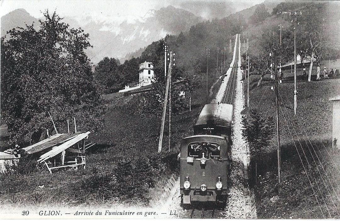 Glion - Arrivée du Funiculaire en gare ca. 1915