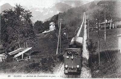 Glion - Arrivée du Funiculaire en gare ca. 1915