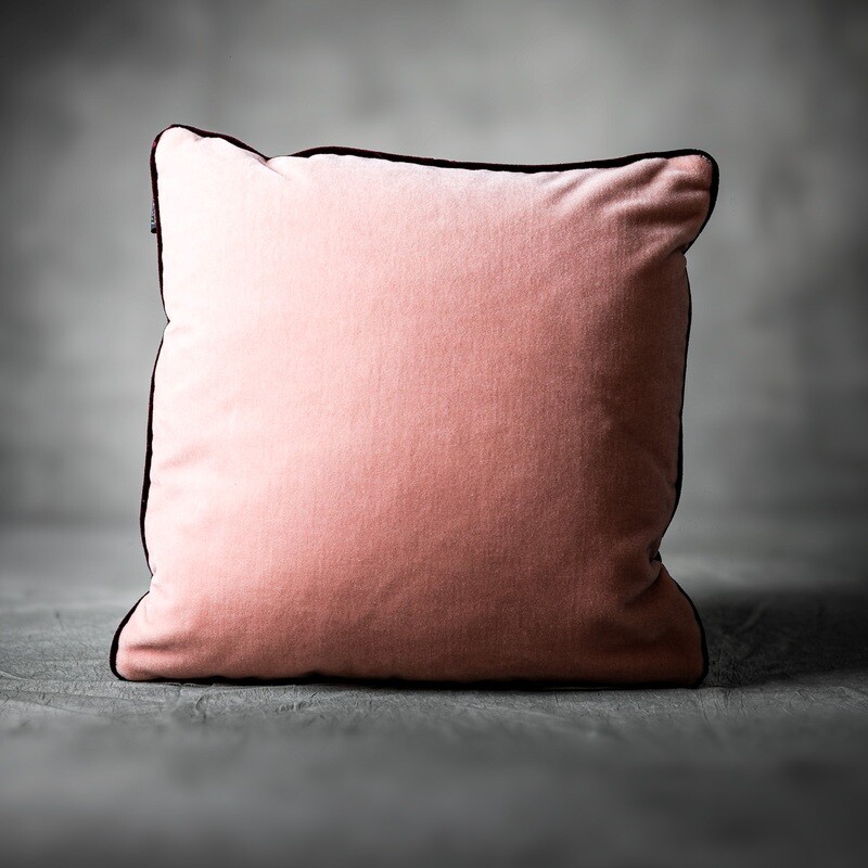 Cushion Lily 50 x 50 cm