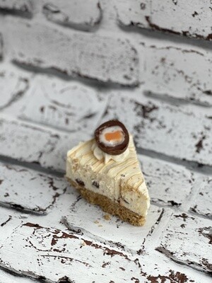 Creme Egg Cheesecake (Slice)