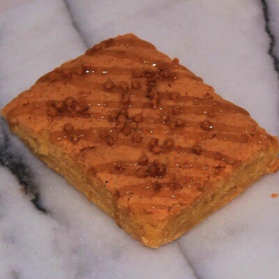 Salted Caramel Blondie (9 Slices)
