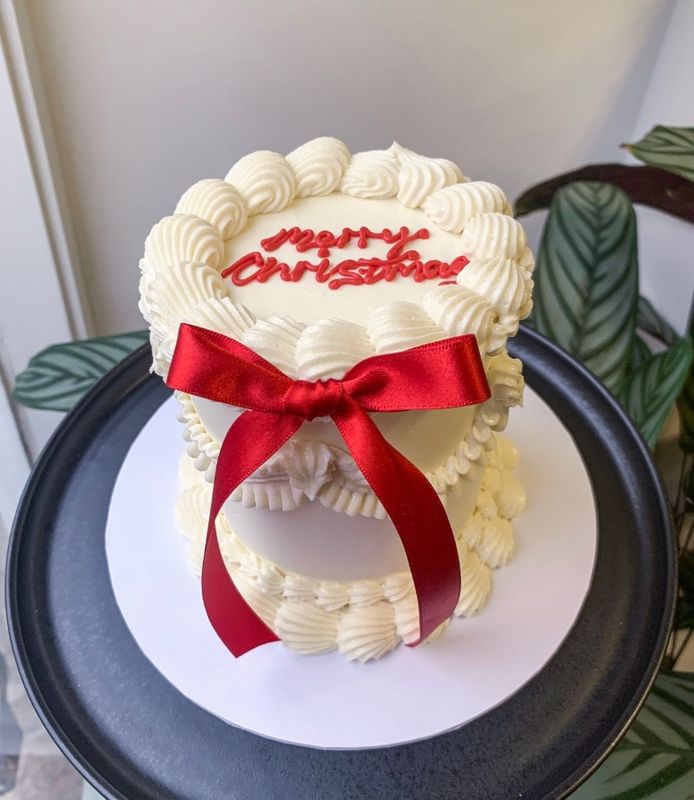 Retro Christmas Sponge Cake