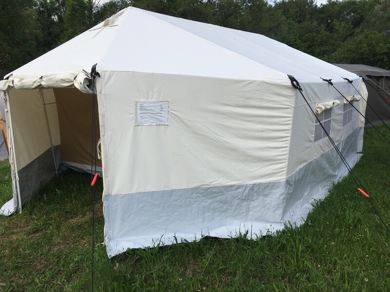Grosses Familien-Zelt ehemals Katastrophenhilfe-Zelt