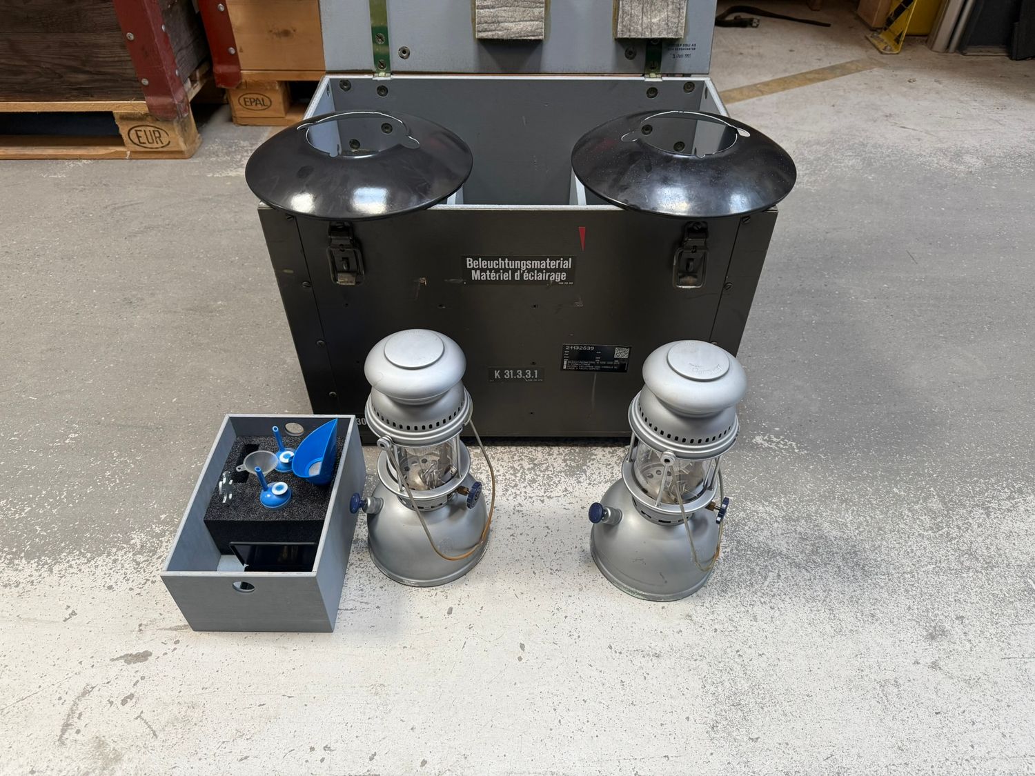 Militär Benzinvergaserlampe Petromax/Geniol Schweizer Armee