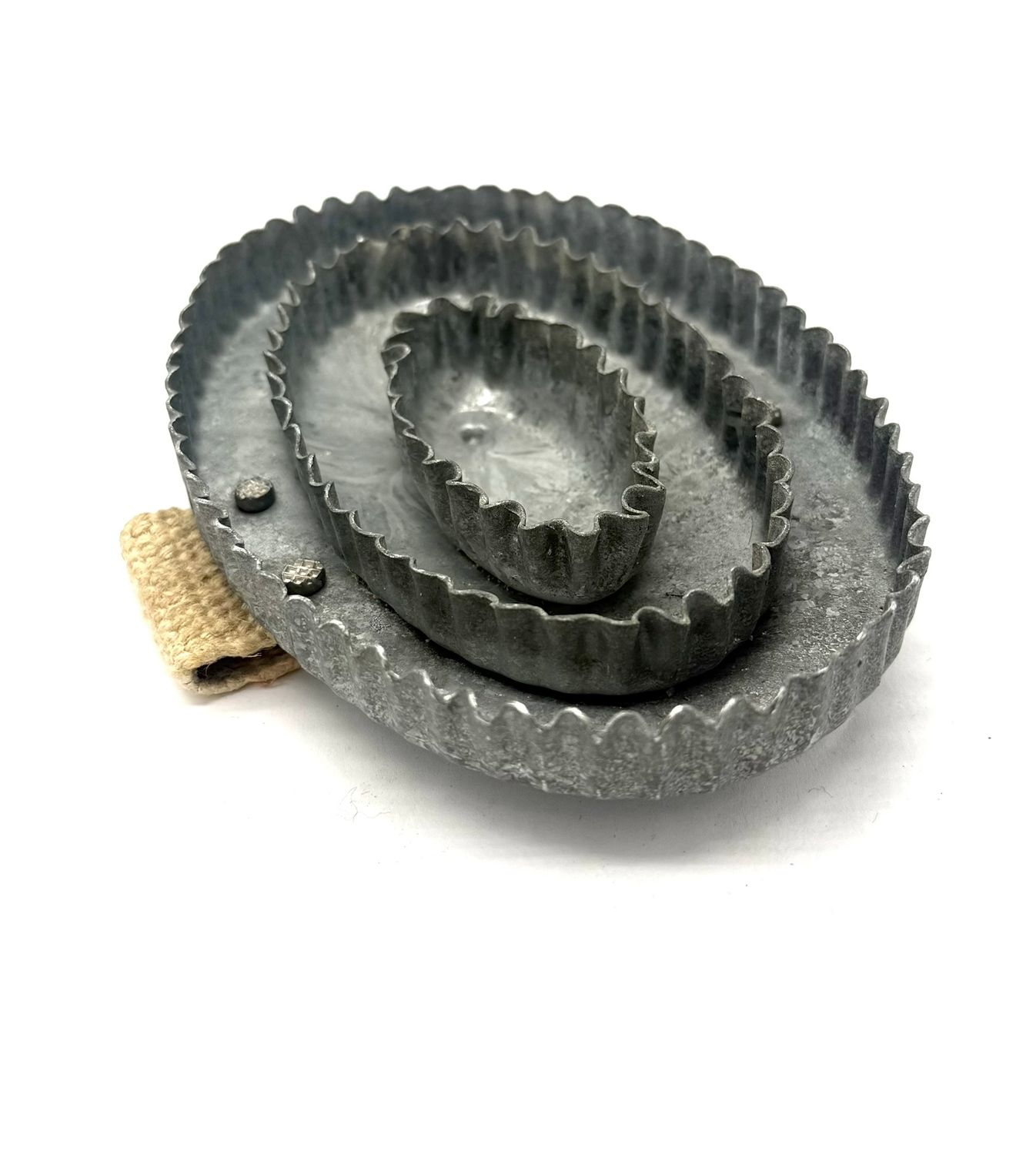 Militär Pferde- Strigel Schweizer Armee ,Train- Striegel Reform Metalstrigel mit Stoffband