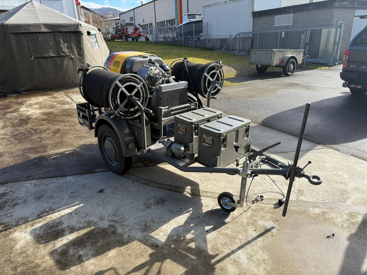 Baukompressor, Luft-kompressor Zivilschutz mit VW-Käfer Motor auf Anhänger/ W+F Kompressor 90