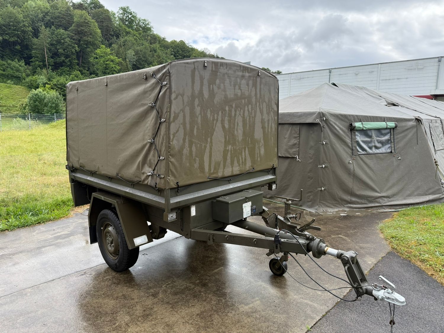 Militär Puch Anhänger 87, 100 km/h der Schweizer Armee frisch ab MFK