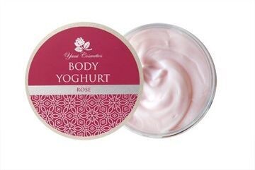 Ķermeņa jogurts ar rožu aromātu