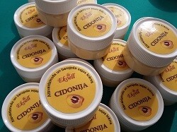 Atsvaidzinošs un barojošs krēms "Cidonija"