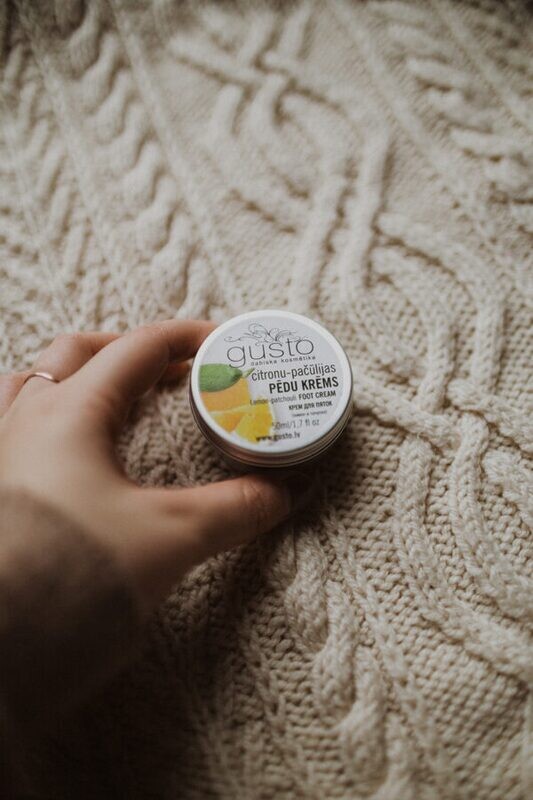 Citronu-pačūlijas pēdu krēms