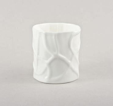Porcelāna vāze dzīslās