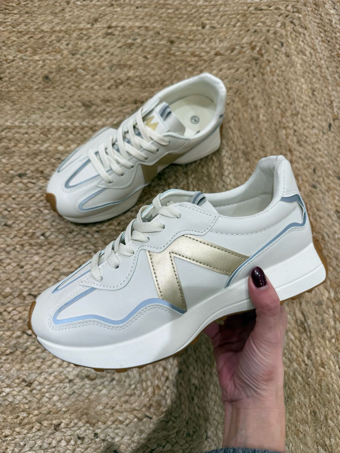 Zapatillas Goa Doradas