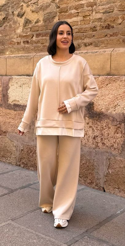 Conjunto Deportivo Sara Beige