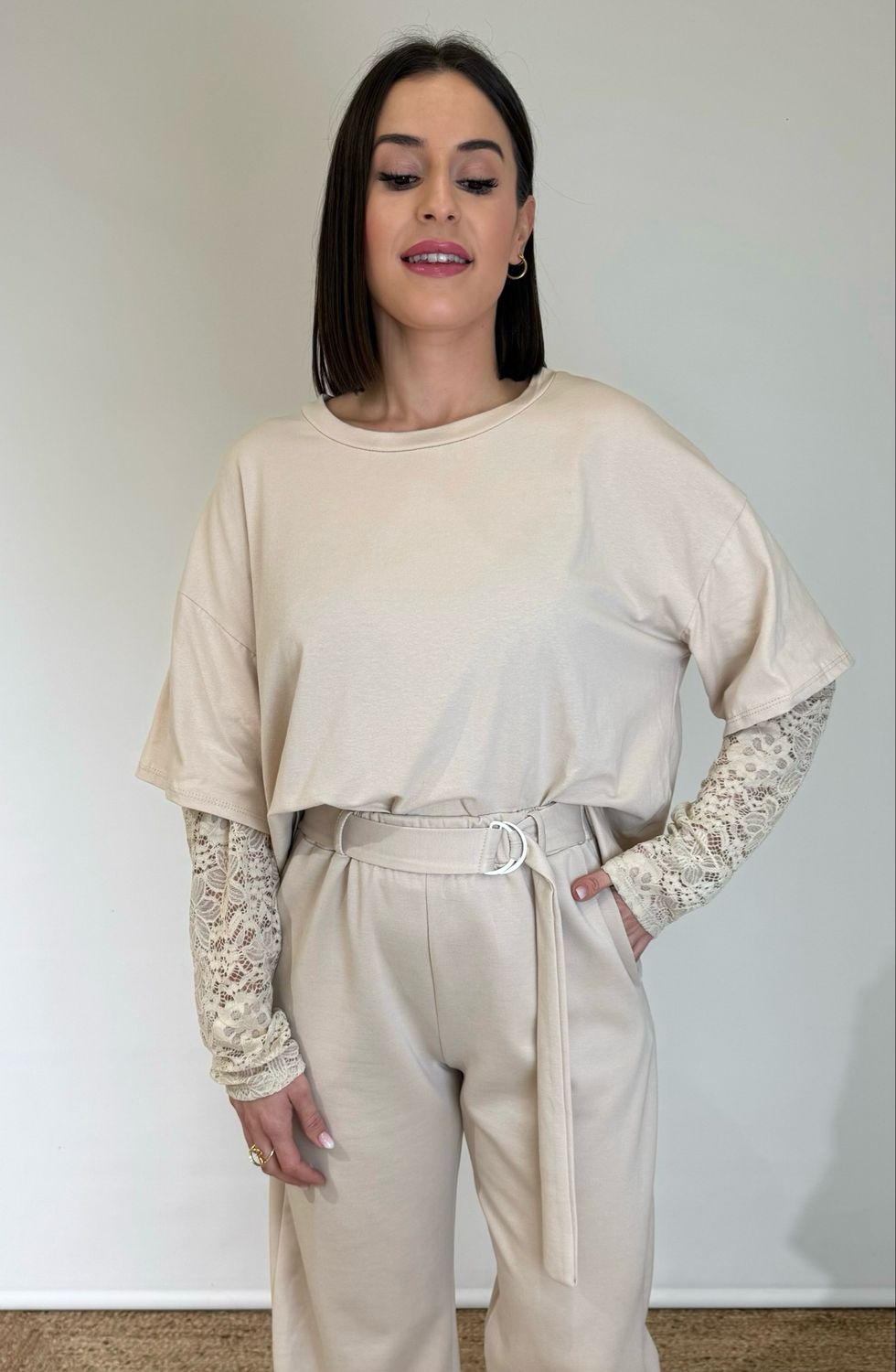 Camiseta Mangas de Encaje Beige