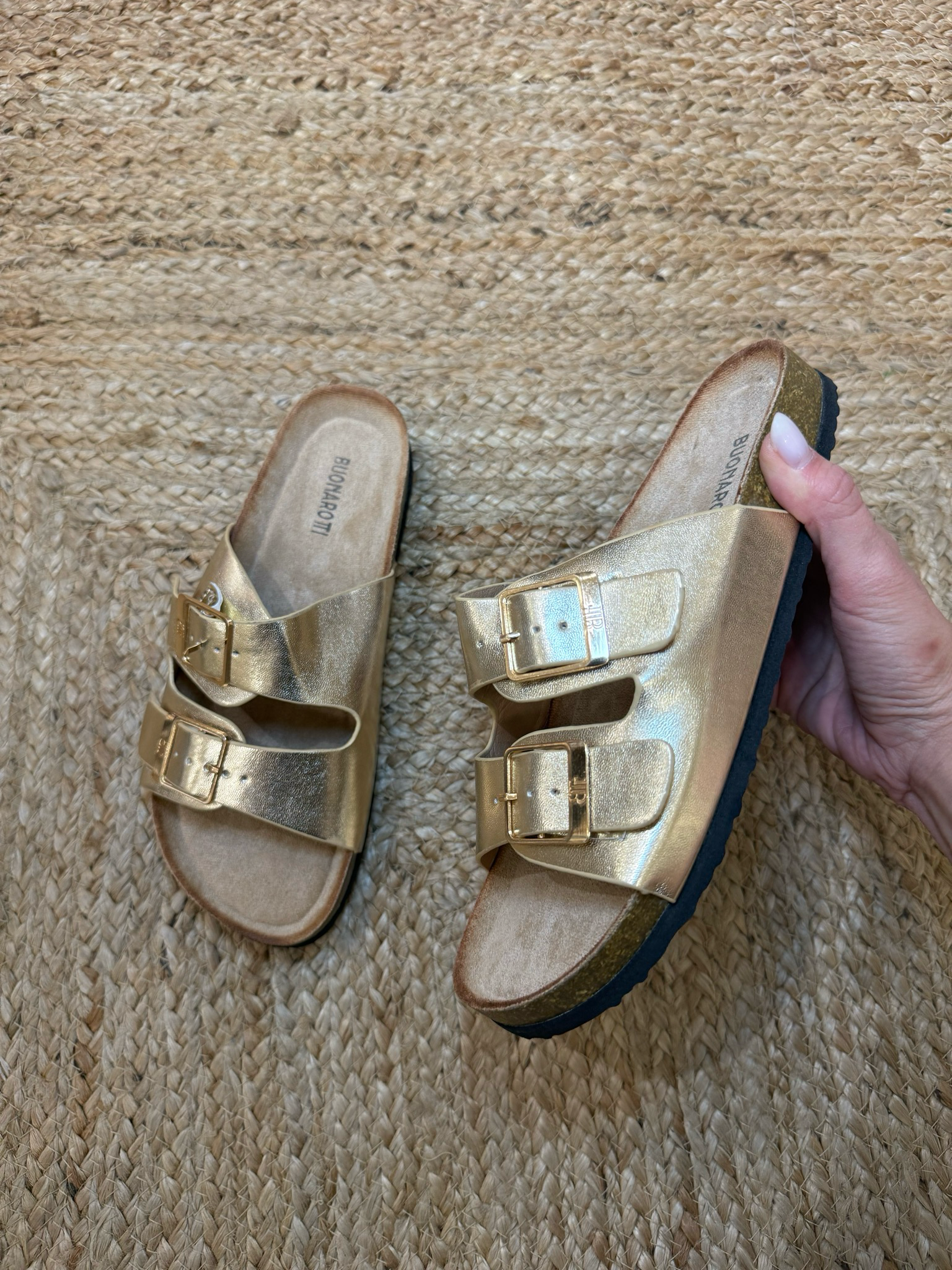 Sandalia Hebillas Doradas