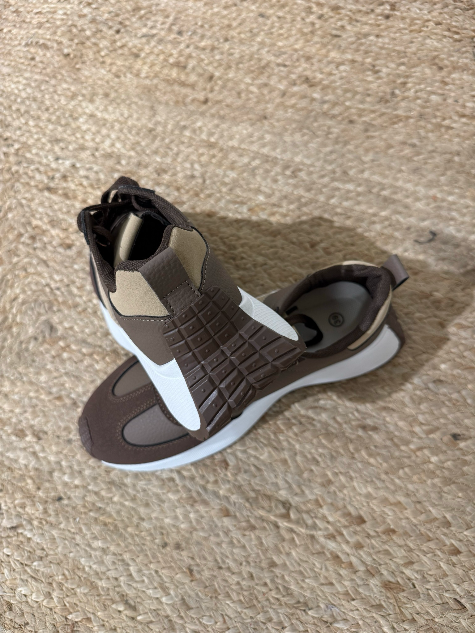 Zapatillas Cloe Marrón