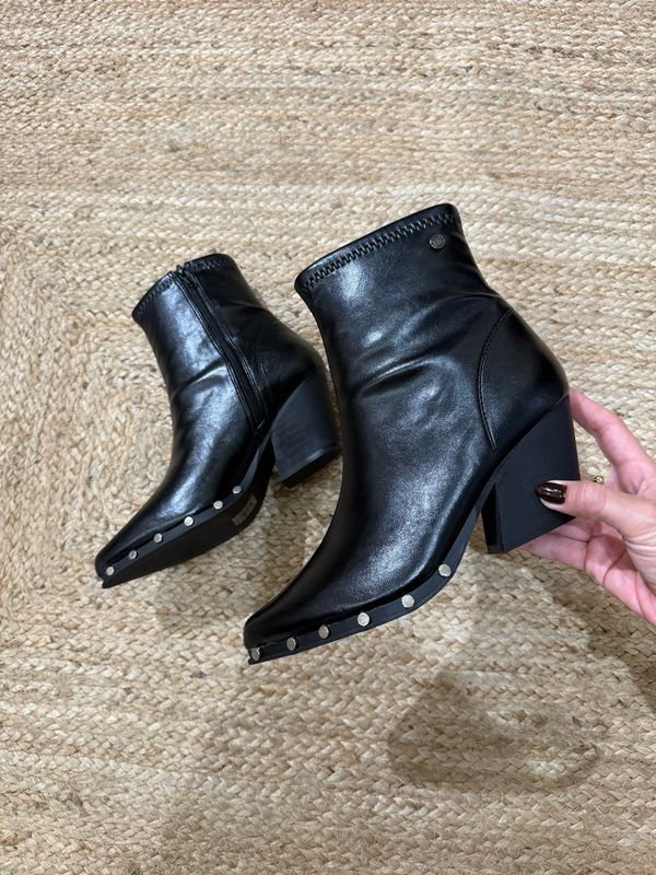 Botines Tachuelas Negros