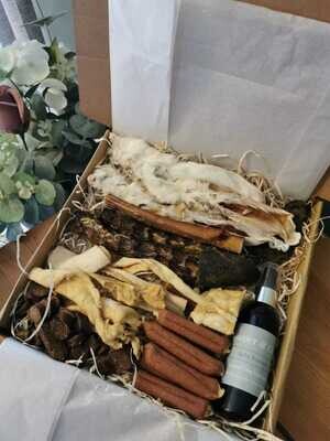 Deluxe Natural Treat Box with Luxury Fragranced Coat Spray