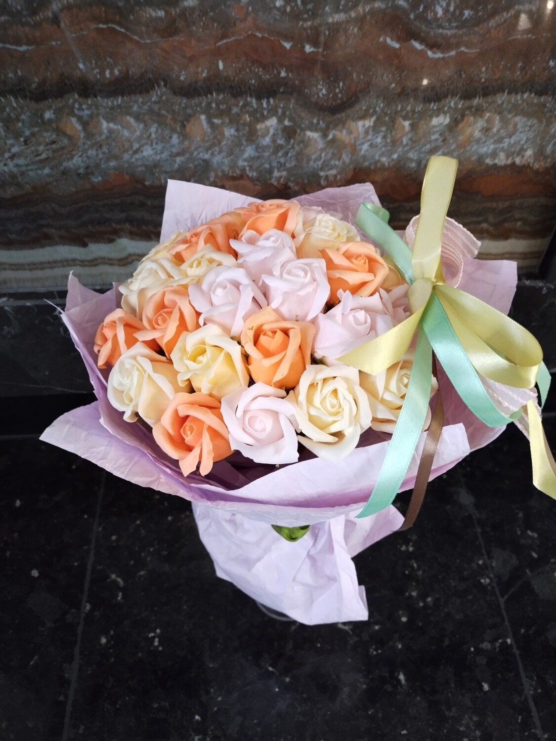Персиковое Счастье 25 мыльных роз