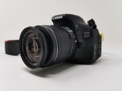 Canon Eos 600D + 18-55mm 1:3.5-5.6 IS II Lens