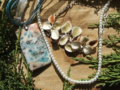 Pendentifs et colliers fantaisie
