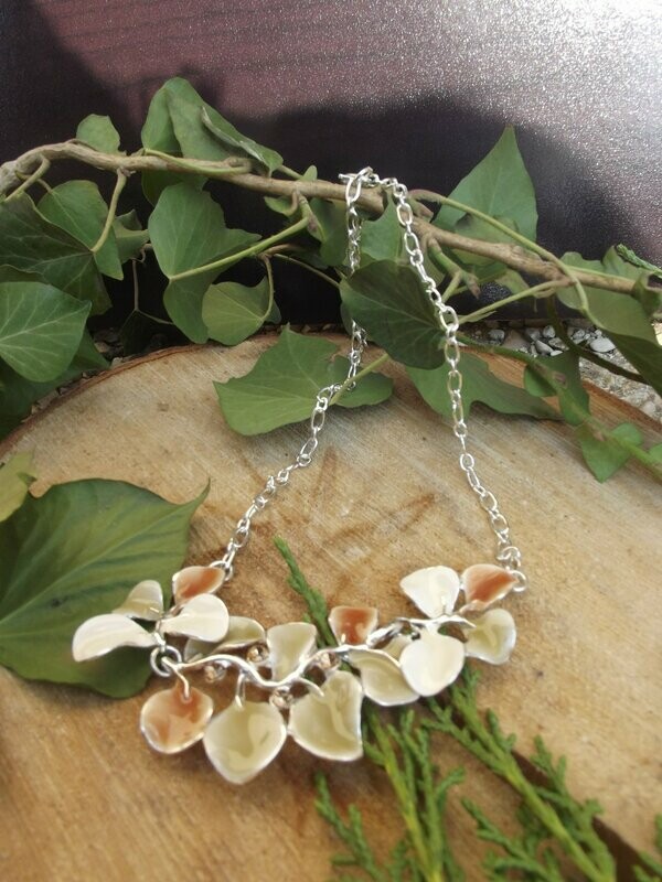 Collier émail végétal