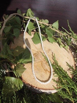 Collier perles blanches