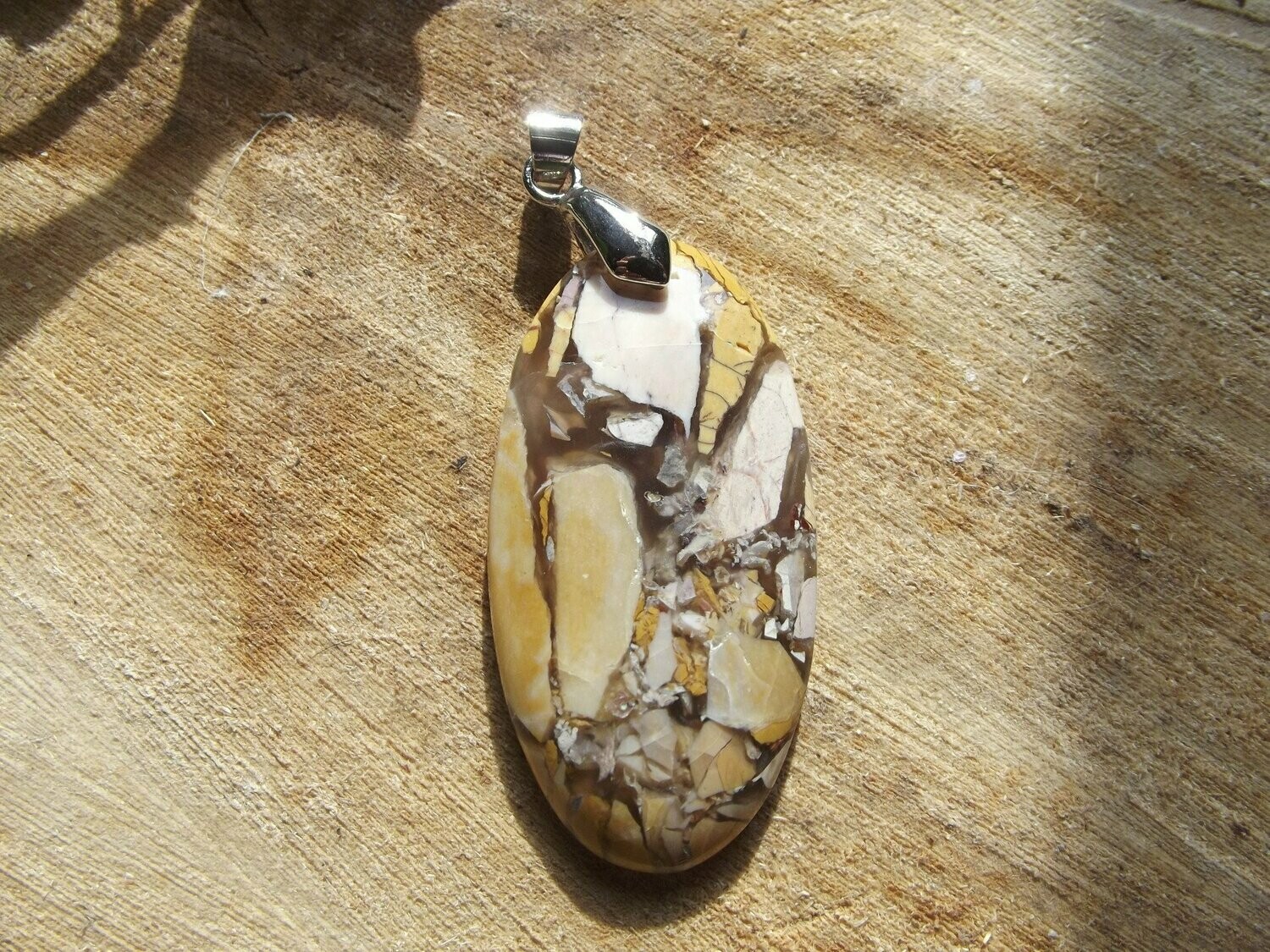 Pendentif jaspe bréchique