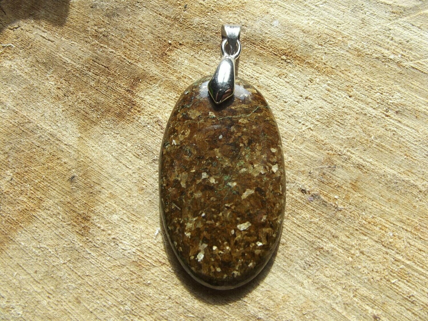 Pendentif bronzite