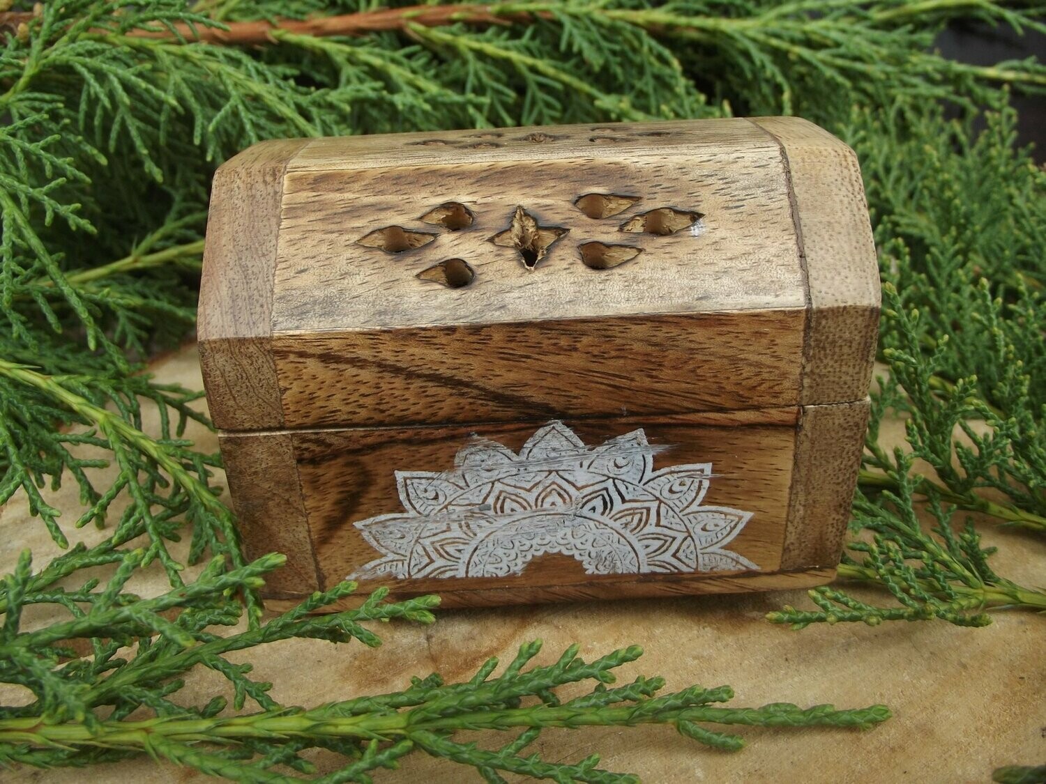 Porte encens coffre
