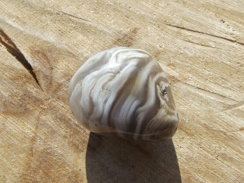 Galet agate à eau polie