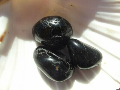 Tourmaline noire en pierre roulée