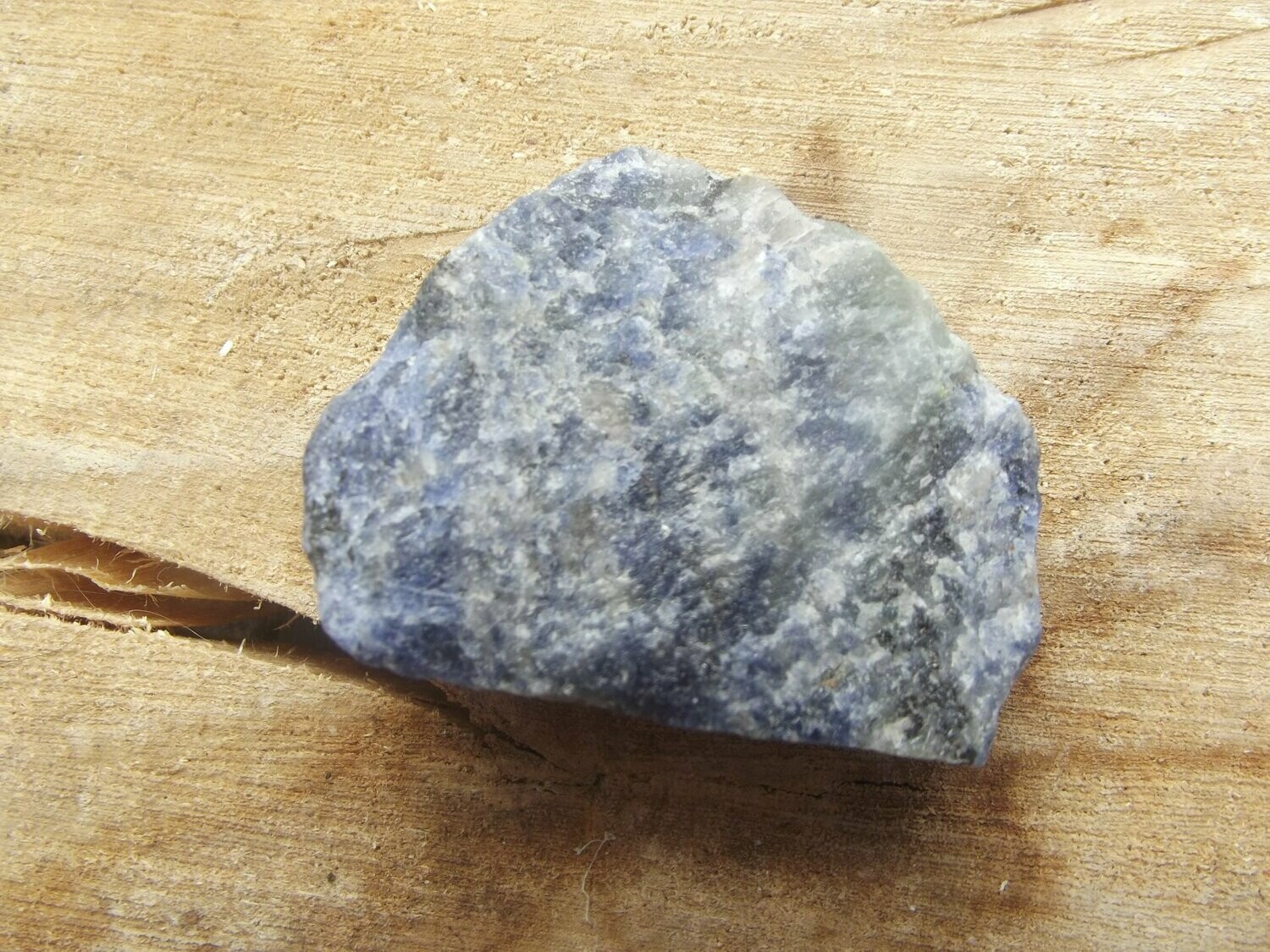 Sodalite brute