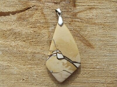 Pendentif jaspe bréchique