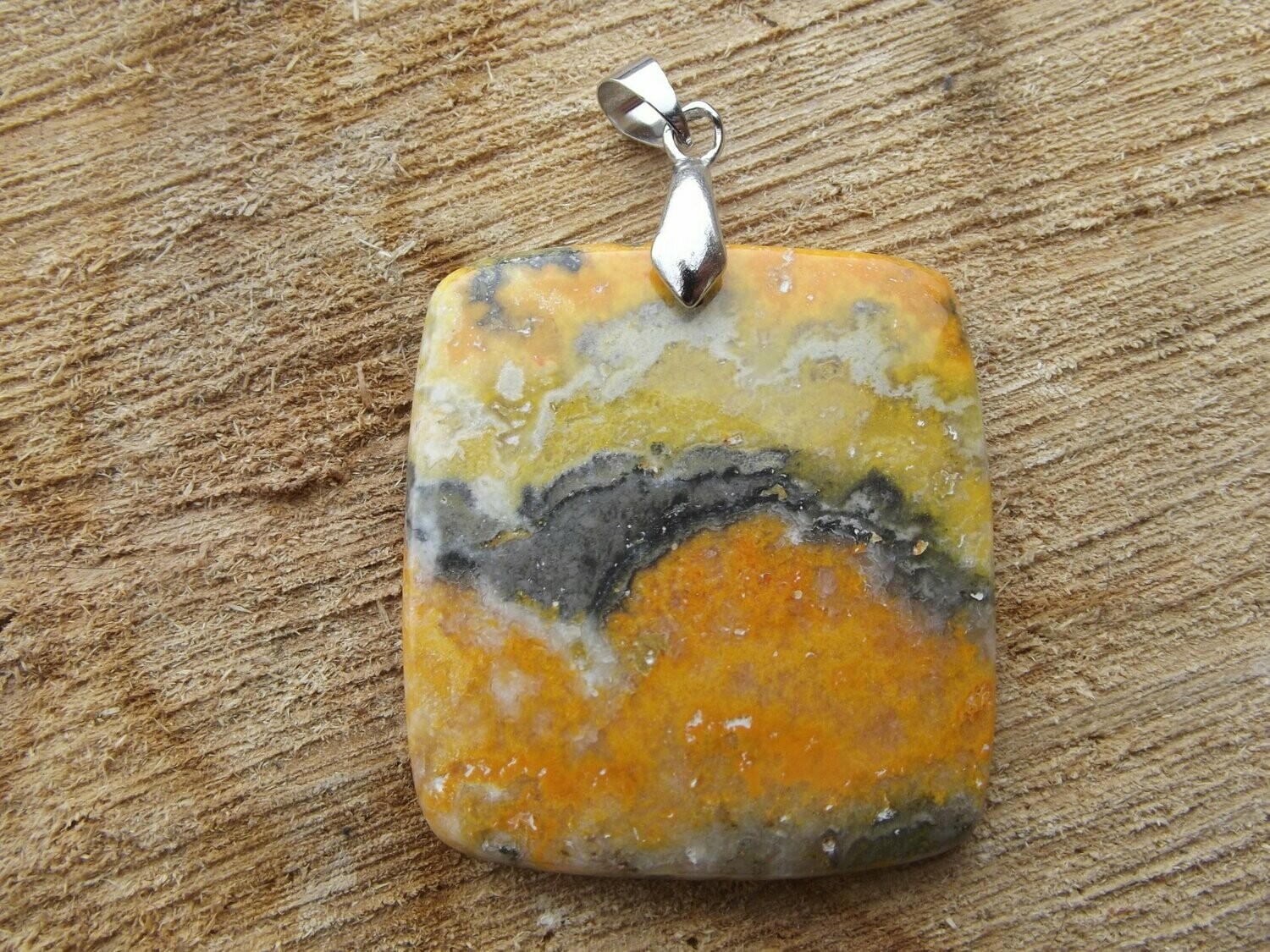 Pendentif jaspe bourdon