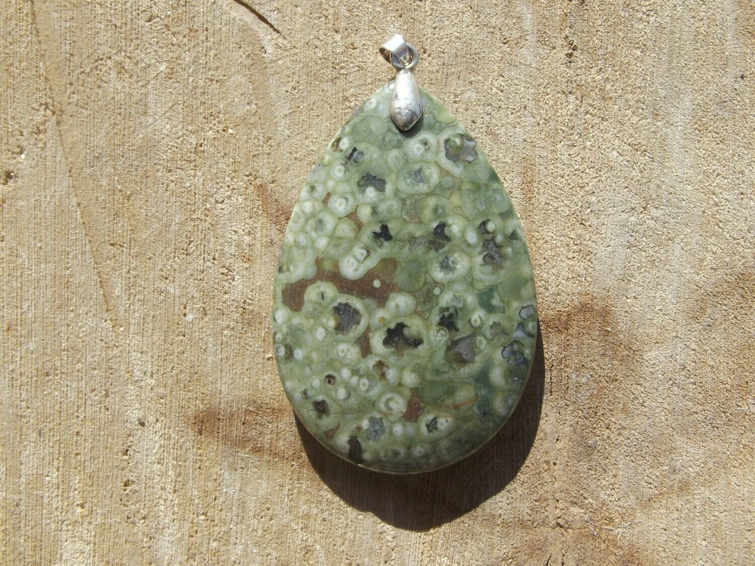 Pendentif rhyolite de la forêt tropicale